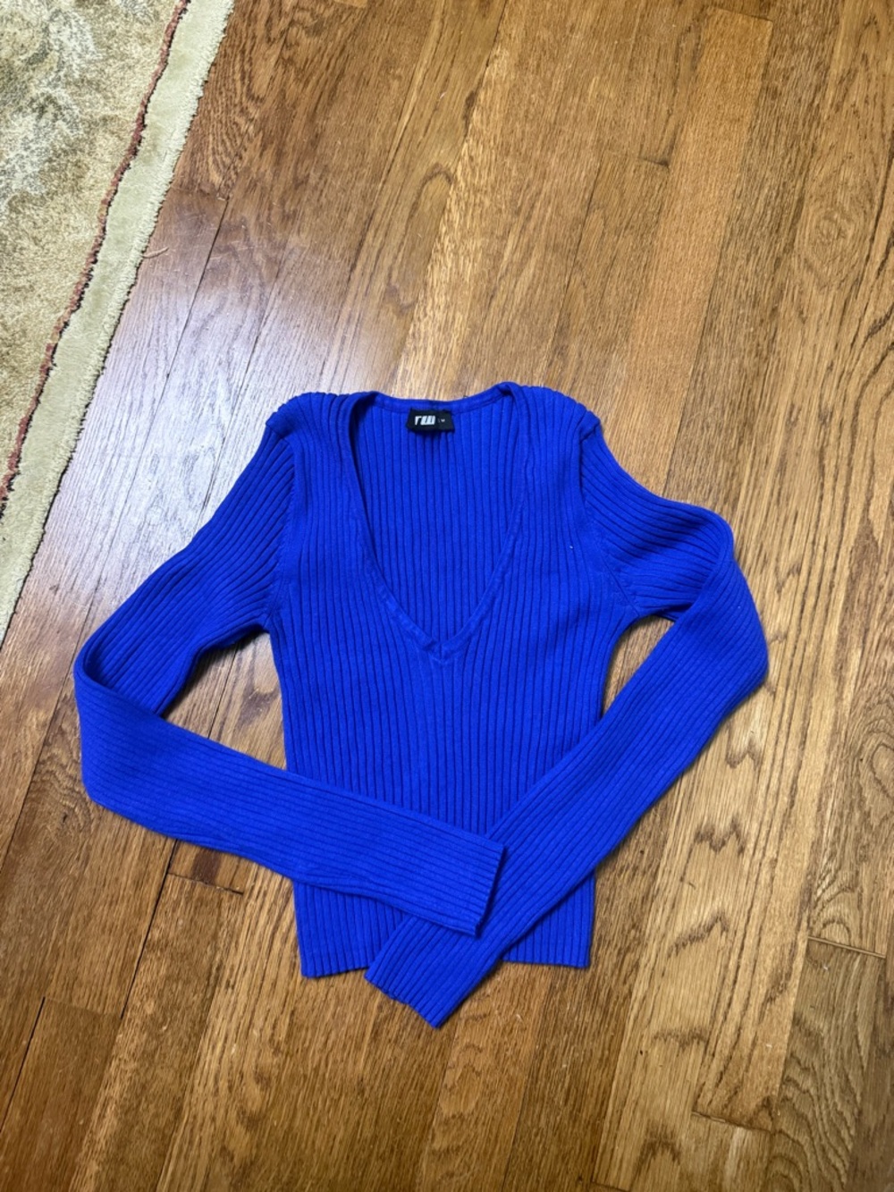 Blue Tops Bundle - Picture 5 of 9